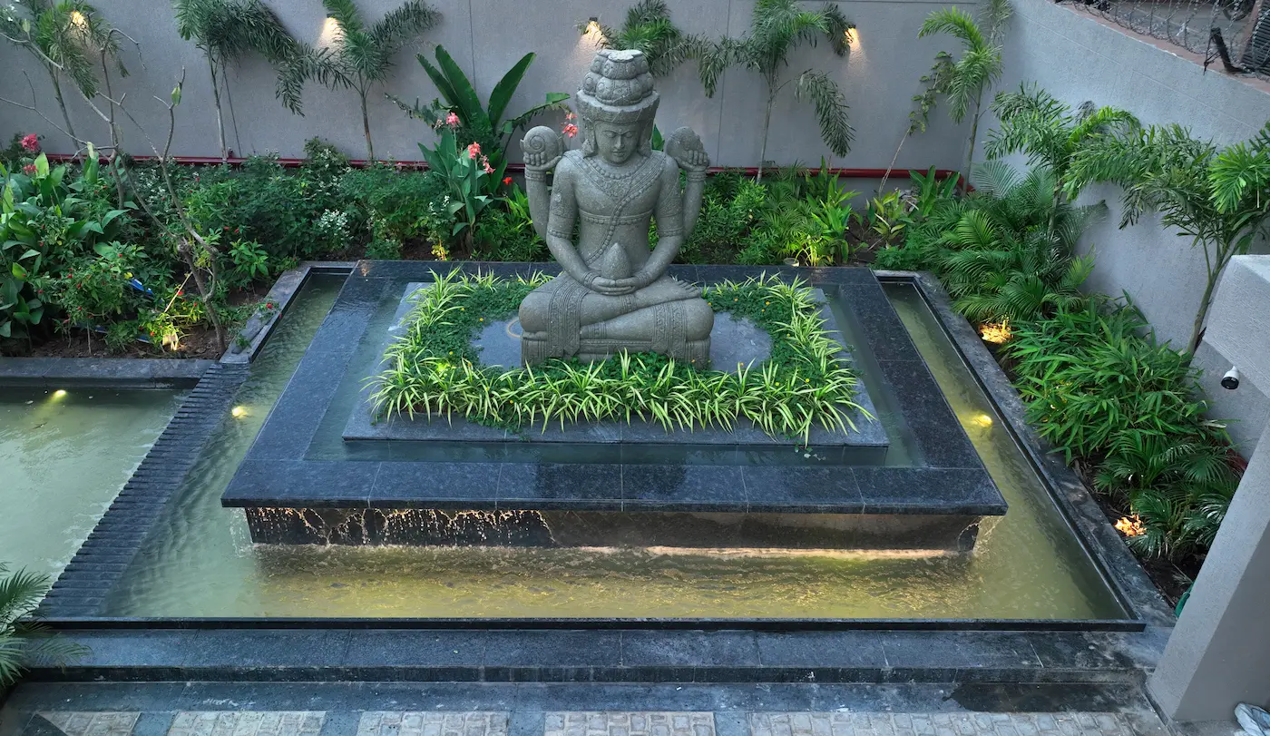 The Corporate Forecourt — project image 1 of 5