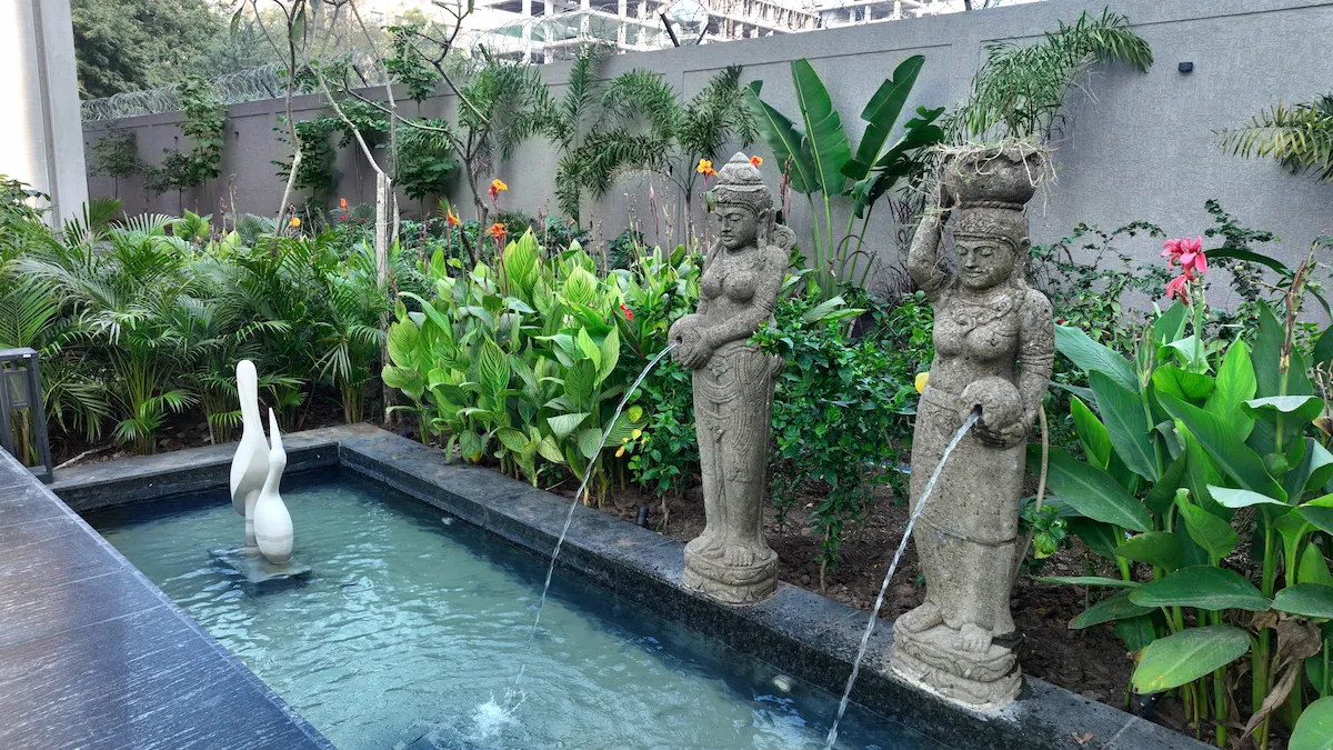 The Corporate Forecourt — project image 3 of 5