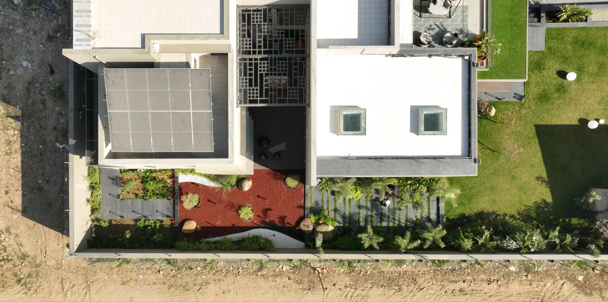 Whispers of home — residence landscape architecture project in Ahmedabad by Sculpting Grounds