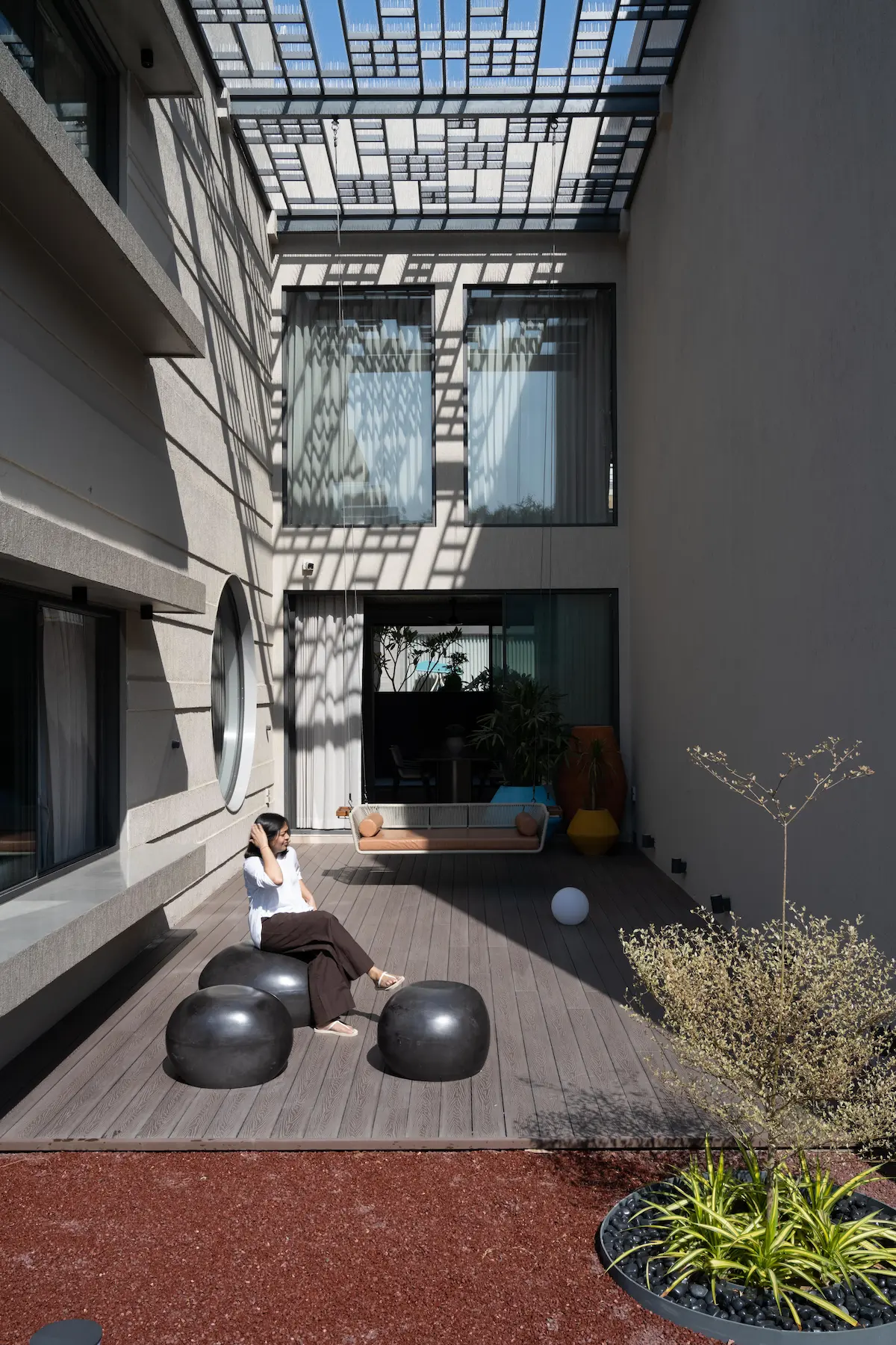 Whispers of home — project image 3 of 11